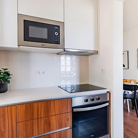 2br Cardiff With Balcony