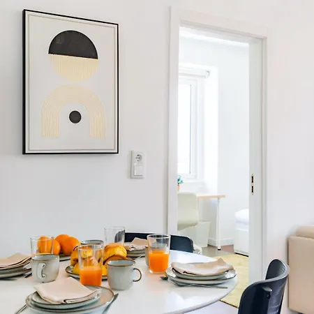 2br Cardiff With Balcony Apartamento Lisboa