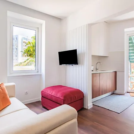 2br Cardiff With Balcony Lisboa