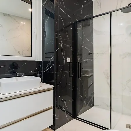 2br Cardiff With Balcony Apartman Lisboa