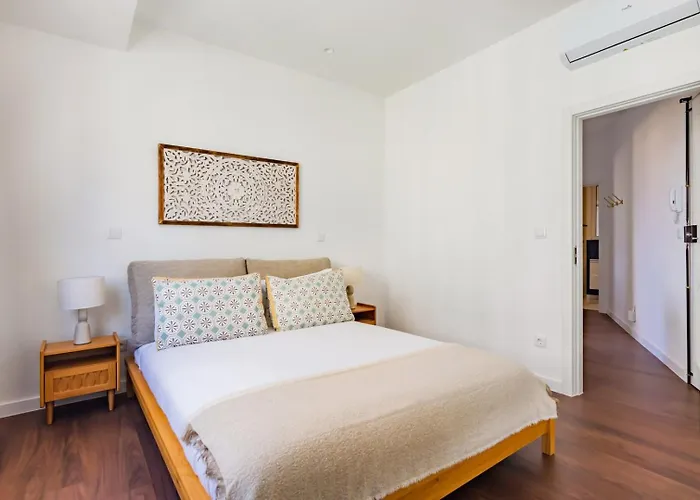 2br Cardiff With Balcony Apartment