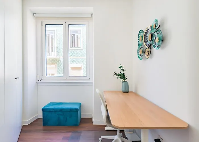 2br Cardiff With Balcony Apartment Lisbon